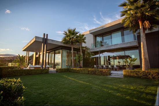 Exclusive villa in La Quinta, a masterpiece of modern architecture