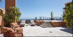 Charming Andalusian style duplex with panoramic sea views, Nueva Andalucía