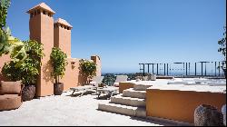 Charming Andalusian style duplex with panoramic sea views, Nueva Andalucía