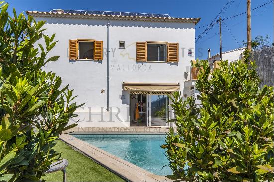 Villa in the center of Calvia Town with tourist rental license