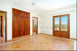 Spacious country house near Santanyi Mallorca