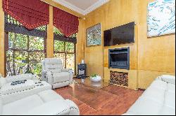 Exquisite Double Storey Cluster Home in Sought-After Northcliff Estate!