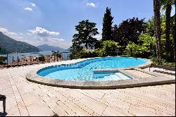 Magnificent penthouse apartment with swimming pool & breathtaking lake view for sale in C