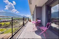 Duplex-penthouse with 360 degree view in central location overlooking Lake Maggiore for s