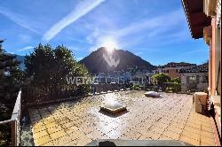 Elegant period villa for sale in Lugano with partial view of Lake Lugano