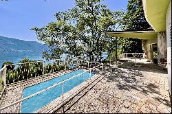 Villa for renovation in a spectacular location with panoramic lake view for sale in Ascona