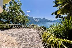 Villa for renovation in a spectacular location with panoramic lake view for sale in Ascona