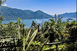 Villa for renovation in a spectacular location with panoramic lake view for sale in Ascona