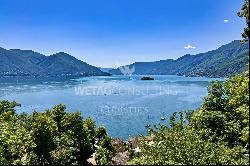 Villa for renovation in a spectacular location with panoramic lake view for sale in Ascona