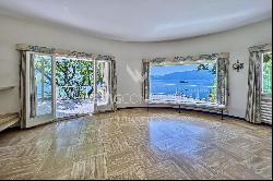 Villa for renovation in a spectacular location with panoramic lake view for sale in Ascona