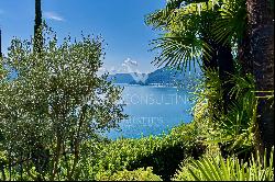 Charming Mediterranean-style villa with panoramic views of Lake Maggiore for sale in Bris