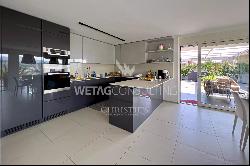 Lugano-Pregassona: spacious penthouse apartment for sale with magnificent view of the cit