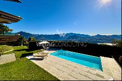 Lugano-Cademario: splendid villa with a beautiful view of two branches of Lake Lugano, ou