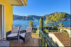 Lugano-Bissone: apartment for sale, with direct access to the lake, outdoor swimming pool