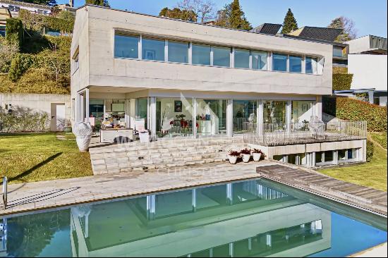 Modern villa with swimming pool & panoramic view in Breganzona for sale