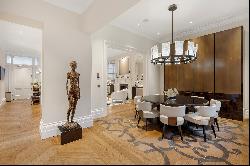 Luxury duplex apartment on Eaton Place with a swimming pool and Mews house