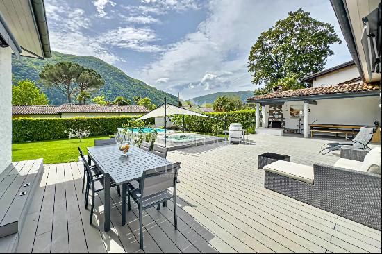 Lugano-Maroggia: Mediterranean-style villa with annexe, swimming pool & Jacuzzi for sale