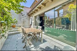 Charming, fully renovated old town house with partial views of Lake Lugano, in Lugano-Agn