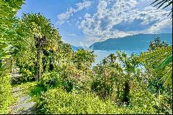 Beautiful building plot with house to renovate for sale in Brissago