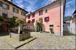 Lake Maggiore: Majestic historic villa for sale in Golino