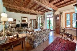 Lake Maggiore: Majestic historic villa for sale in Golino