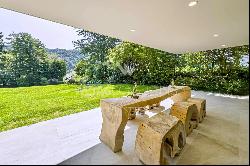 Lugano-Magliaso: splendid villa with indoor pool, directly on Lake Lugano for sale