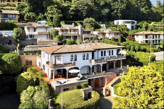 Elegant Mediterranean villa with guest house & magnificent lake view for sale in Lugano