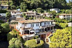 Elegant Mediterranean villa with guest house & magnificent lake view for sale in Lugano