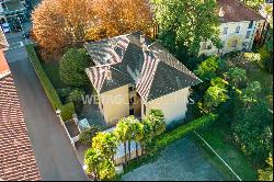 “La Silene” charming villa with a large private garden for sale in Locarno in a strategic