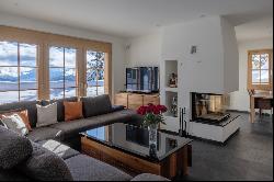 8-room chalet with two flats in an exclusive ski-in/ski-out location.