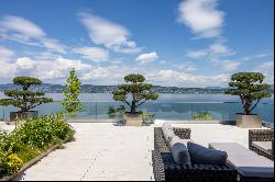 Exclusive penthouse maisonette with lake view in Bäch