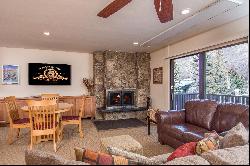  Rarely available studio at the Lichenhearth with an A+ ski-in, ski-out location