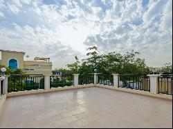 Family-Friendly Luxury Villa in Jumeirah Park