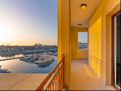 Exclusive Apartment with Panoramic Marina Views