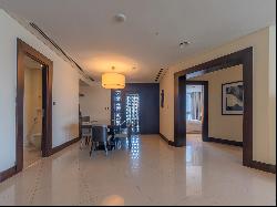 Luxury Downtown Apartment with Burj Khalifa and Fountain Views