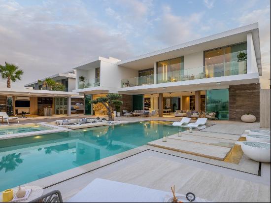 Luxurious Dubai Hills Villa on the Golf Course