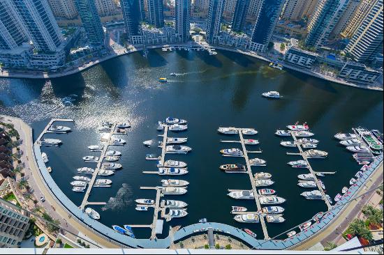 Lavish Dubai Marina Apartment with Panoramic View