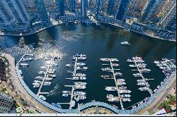 Lavish Dubai Marina Apartment with Panoramic View