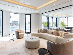 Contemporary Palm Jumeirah Beachfront Villa