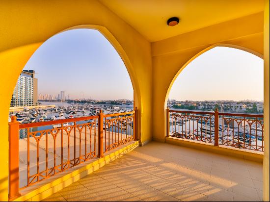 Exclusive Apartment with Panoramic Marina Views