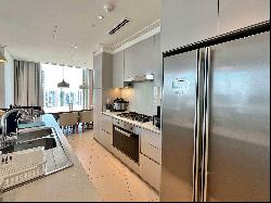 Luxury Downtown Apartment with Burj Khalifa Views