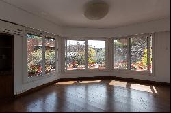 Increíble departamento en Barrio Parque con terraza y pileta propia.