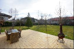 Contemporary Luxury Villa in Corbeanca, Near Bucharest