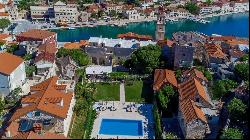 HISTORICAL WATERFRONT PALACE FROM THE 15TH CENTURY - ISLAND OF BRAČ