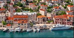 HISTORICAL WATERFRONT PALACE FROM THE 15TH CENTURY - ISLAND OF BRAČ