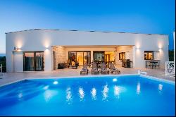 MODERN VILLA WITH POOL FOR SALE - DALMATIA