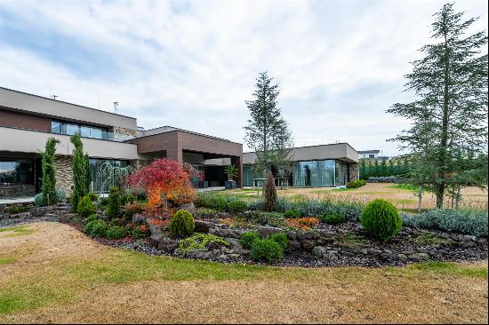 Multi-Wing House in a Gated Community