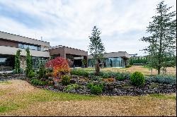 Multi-Wing House in a Gated Community