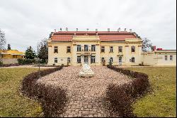 Listed Lordly Manor in Sasinkovo ID 101082