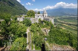 Between Chambery and Albertville, maison de maitre